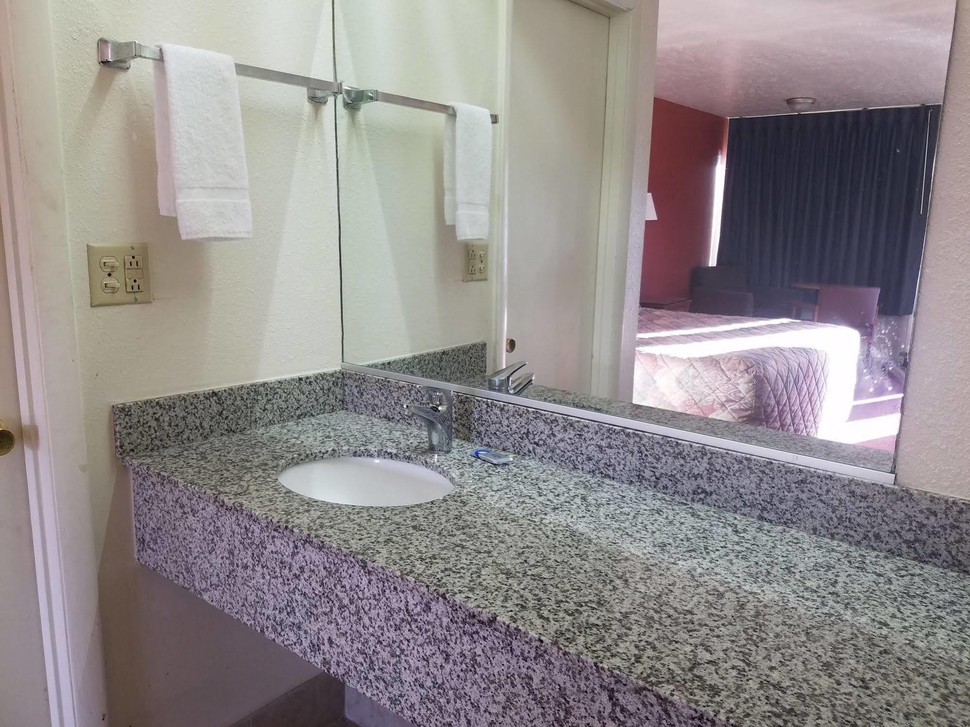 Masters Inn I-26 Cayce エクステリア 写真